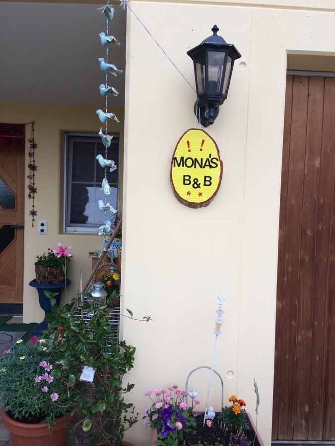 Mona'S Sleep & Go Bed & Breakfast Buren  Exterior photo